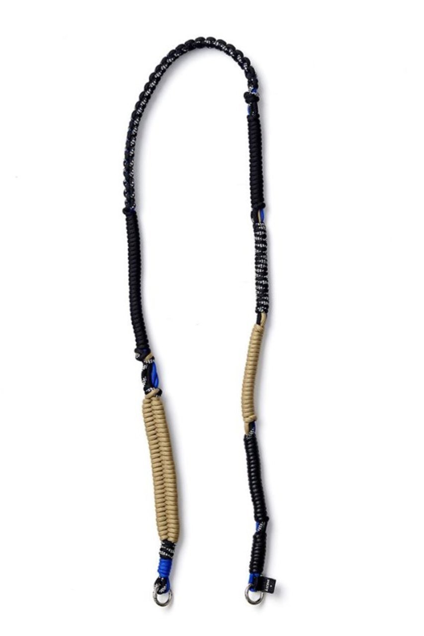 【エーシーン/A SCENE】のDesign paracord shoulder(L) インテリア・キッズ・メンズ・レディースファッション・服の通販 founy(ファニー) 　ファッション　Fashion　レディースファッション　Fashion for Women　ユニセックス　Unisex, Genderless　カメラ　Camera Accessories　ショルダー　Shoulder, Shoulder Strap　スマホケース　Smartphone Case　ダウン　Down, Puffer　チャーム　Charm, Pendant　ラップ　Wrap, Wrap Design　人気　Popular, Best Seller　ブルー×ブラック|ID: prp329100004955063 ipo3291000000037179505