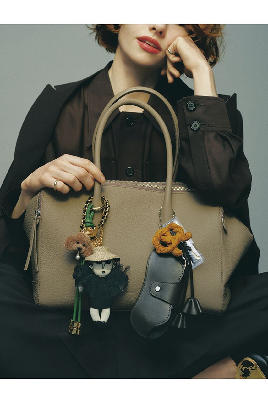 【ラドロー/LUDLOW】の【ELLE SHOP限定】Charm Pretzel 人気、トレンドファッション・服の通販 founy(ファニー) 　ファッション　Fashion　レディースファッション　Fashion for Women　おすすめ　Recommended / Our Picks　ギフト プレゼント　Gift / Present　シンプル　Simple, Minimal　チャーム　Charm, Pendant　ポーチ　Pouch, Small Case　ラップ　Wrap, Wrap Design　軽量　Lightweight, Ultra Light　other-2|ID: prp329100004955182 ipo3291000000037180352