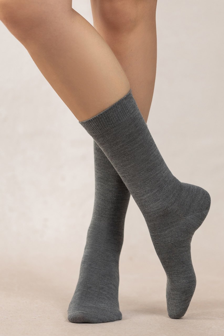 【ブルーフォレ/BLEUFORET】の6488 ジャージーニット ウールシルクソックス インテリア・キッズ・メンズ・レディースファッション・服の通販 founy(ファニー) 　ファッション　Fashion　レディースファッション　Fashion for Women　トップス・カットソー　Cut & Sew Tops　ニット　Knit Tops & Sweaters　ソックス&靴下　Socks & Hosiery　レッグウェア・ストッキング　Legwear & Hosiery　シルク　Silk, 100% Silk　ソックス　Socks, Hosiery　フィット　Fit, Slim Fit　フラット　Flat, Flat Shoes　フランス　France, French　定番　Standard, Basic Item　グレー|ID: prp329100004955268 ipo3291000000037180966