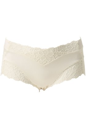 【ツェルマット/ZERMATT】 ウエストレースヒップハングショーツ人気、トレンドファッション・服の通販 founy(ファニー) ファッション Fashion レディースファッション Fashion for Women 下着・ランジェリー Lingerie & Intimates ショーツ・ランジェリー用ボトムス Panties / Briefs / Lingerie Bottoms おすすめ Recommended / Our Picks カシュクール Wrap Design ギャザー Gathered, Ruffled ショーツ Shorts, Short Pants ストレッチ Stretch, Stretchy Fabric ラグジュアリー Luxury, Elegant ランジェリー Lingerie, Intimate Wear レース Lace, Lace Fabric |ID:prp329100004956632