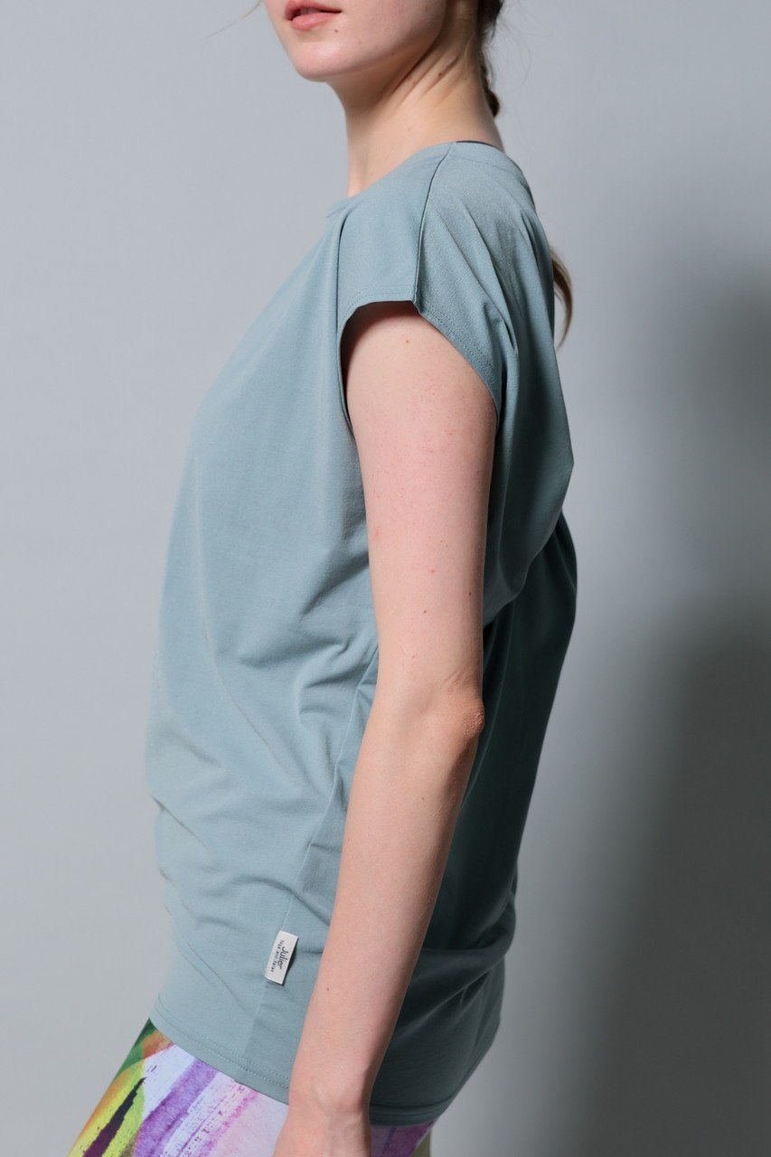 【ジュリエ/Julier】の【定番】ライトプライムバッククロスチュニック 人気、トレンドファッション・服の通販 founy(ファニー) 　ファッション　Fashion　レディースファッション　Fashion for Women　トップス・カットソー　Cut & Sew Tops　スポーツウェア　Functional & Stylish Sportswear　スポーツ トップス　Athletic Tops / Workout Tops / Training Shirts　シンプル　Simple, Minimal　スポーツ　Sports, Activewear　スリーブ　Sleeve, Long Sleeve / Short Sleeve　ドレープ　Drape, Draping Fabric　フレンチ　French, French Style　フロント　Front, Front Design　ヨガ　Yoga, Yoga Wear　ワーク　Workwear, Utility Style　エレガント 上品　Elegant　定番　Standard, Basic Item　other-7|ID: prp329100004956660 ipo3291000000037192493