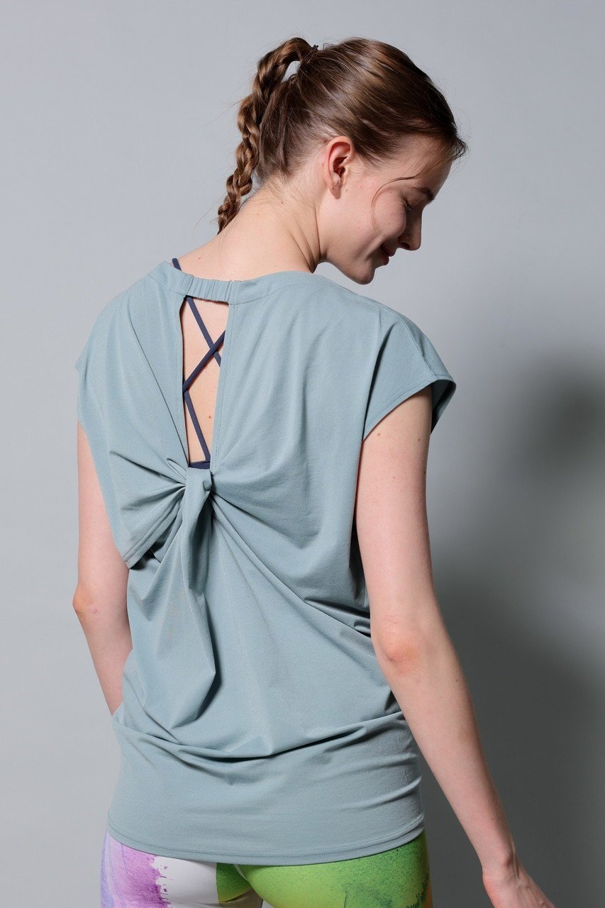 【ジュリエ/Julier】の【定番】ライトプライムバッククロスチュニック 人気、トレンドファッション・服の通販 founy(ファニー) 　ファッション　Fashion　レディースファッション　Fashion for Women　トップス・カットソー　Cut & Sew Tops　スポーツウェア　Functional & Stylish Sportswear　スポーツ トップス　Athletic Tops / Workout Tops / Training Shirts　シンプル　Simple, Minimal　スポーツ　Sports, Activewear　スリーブ　Sleeve, Long Sleeve / Short Sleeve　ドレープ　Drape, Draping Fabric　フレンチ　French, French Style　フロント　Front, Front Design　ヨガ　Yoga, Yoga Wear　ワーク　Workwear, Utility Style　エレガント 上品　Elegant　定番　Standard, Basic Item　other-8|ID: prp329100004956660 ipo3291000000037192494