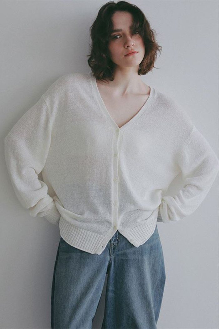 【エトレトウキョウ/ETRE TOKYO】のリリヤーンリネンVネックカーディガン インテリア・キッズ・メンズ・レディースファッション・服の通販 founy(ファニー) https://founy.com/ ファッション Fashion レディースファッション Fashion for Women トップス・カットソー Cut & Sew Tops ニット Knit Tops & Sweaters カーディガン・羽織り Layered Style Cardigans Vネックトップス V-Neck Tops / V-Cut Neckline Shirts カーディガン Cardigan, Knitwear シンプル Simple, Minimal とろみ Fluid, Flowy Fabric タンク Tank Top, Sleeveless Top バランス Balance, Style Balance フロント Front, Front Design ボトム Bottoms, Lower Wear リネン Linen, Linen Fabric 夏 Summer 新作・新入荷 New Arrivals / New In |ID: prp329100004957293 ipo3291000000037197527