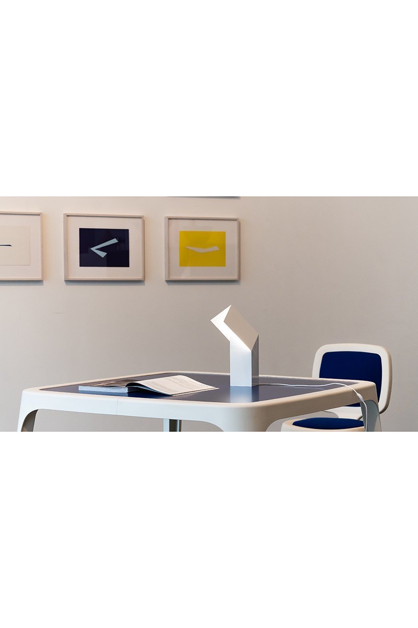 【ワイエスエム プロダクツ/Y.S.M PRODUCTS / GOODS】のLineair【メーカー取り寄せ】 人気、トレンドファッション・服の通販 founy(ファニー) 　イタリア　Italy　コレクション　Collection, Seasonal Line　シンプル　Simple, Minimal　テーブル　Table, Dining Table　トレンド　Trend, Trending Now　バランス　Balance, Style Balance　フランス　France, French　モバイル　Mobile, Smartphone　ロンドン　London Style, British Inspired　other-3|ID: prp329100004957540 ipo3291000000037199075