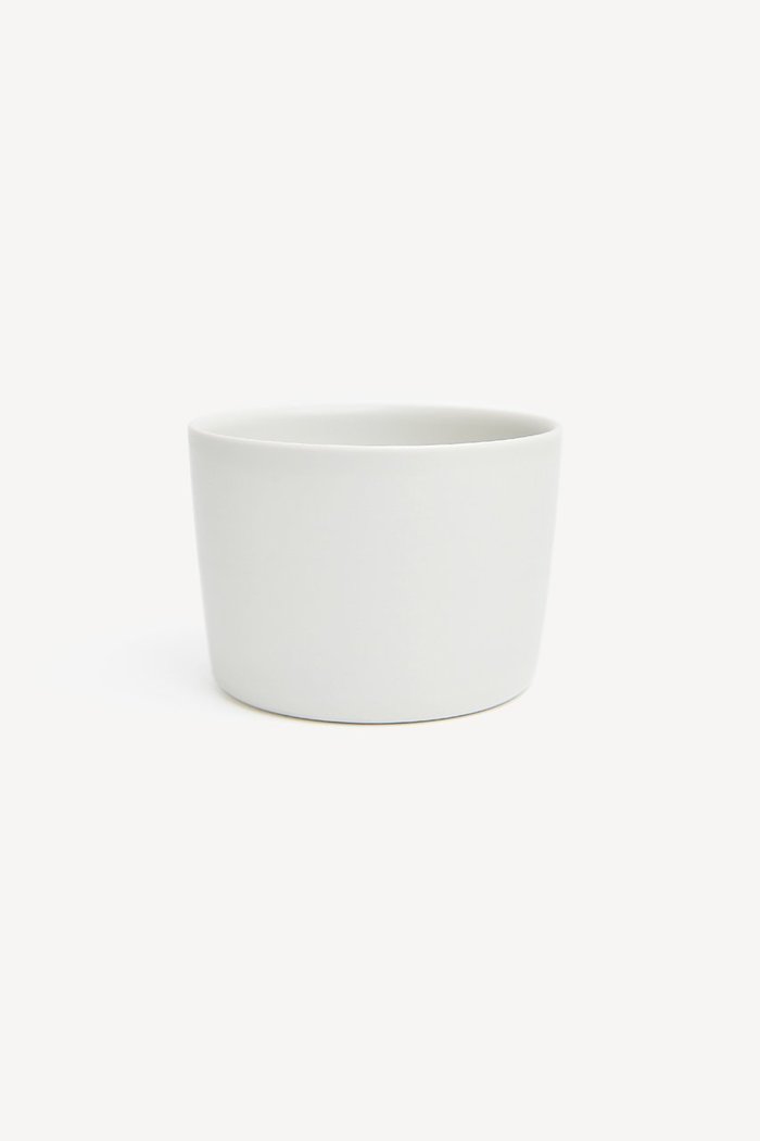【ムスタキビ/Mustakivi / GOODS】のCUP カップL インテリア・キッズ・メンズ・レディースファッション・服の通販 founy(ファウニー) https://founy.com/ テーブル Table, Dining Table デザート Dessert, Sweet Treat フォルム Silhouette, Form ホーム・キャンプ・アウトドア・お取り寄せ Home Living / Home & Lifestyle / Camping Gear / Outdoor Camping キッチン・ダイニング Kitchen & Dining Essentials. Stylish & Functional Tableware キッチン家電・キッチン用品 Kitchen Appliances & Tools マグカップ・カップ&ソーサー・陶器食器 Mugs / Cups and Saucers / Ceramic Drinkware |ID: prp329100004957702 ipo3291000000037200035