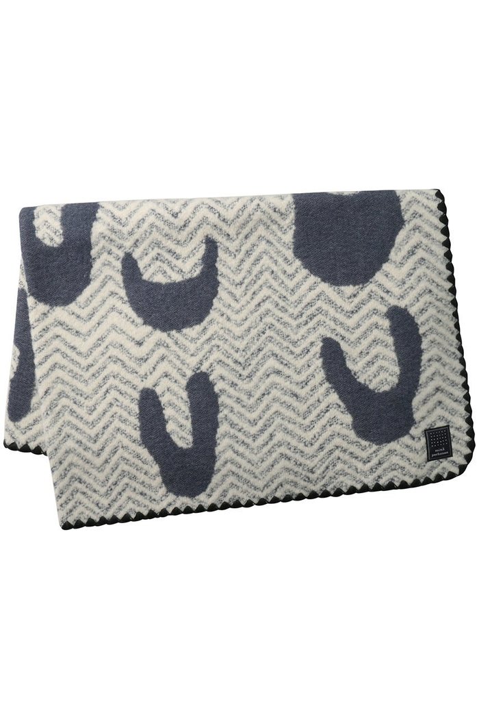 【ミナ ペルホネン/mina perhonen / GOODS】のone cat and rabbits ブランケット extra small 約72.5×105cm インテリア・キッズ・メンズ・レディースファッション・服の通販 founy(ファウニー) https://founy.com/ ファブリック Fabric, Textile ブランケット Blanket, Throw Blanket 猫 Cat, Kitty |ID: prp329100004957761 ipo3291000000037200401