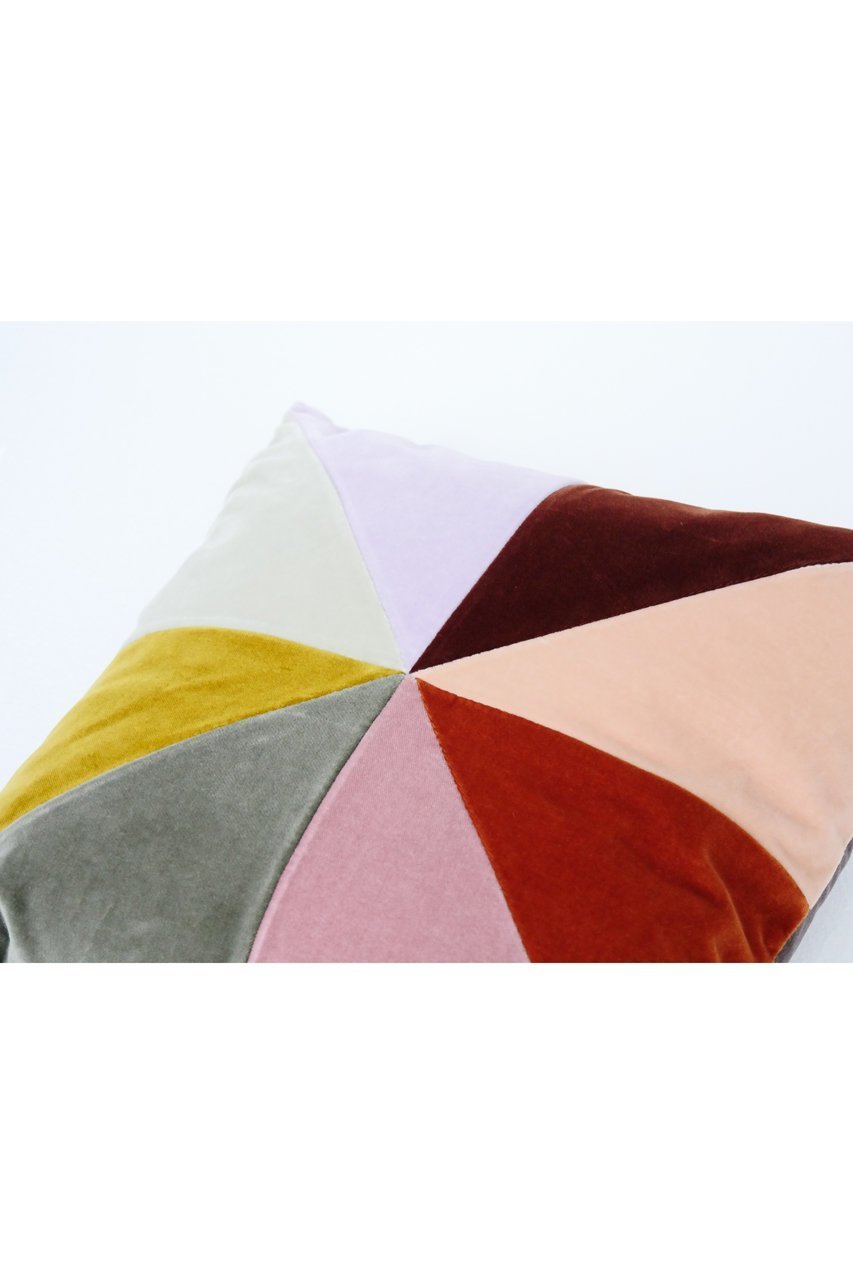 【センプレ/SEMPRE / GOODS】の【Christina Lundsteen】 ベルベットクッション スキ 人気、トレンドファッション・服の通販 founy(ファニー) 　クッション　Cushion, Throw Pillow　ダウン　Down, Puffer　パッチワーク　Patchwork, Mixed Fabric　ファブリック　Fabric, Textile　フェザー　Feather, Feather Detail　ベルベット　Velvet, Velvety　抗菌　Antibacterial, Bacteria-Resistant　other-3|ID: prp329100004957877 ipo3291000000037201158