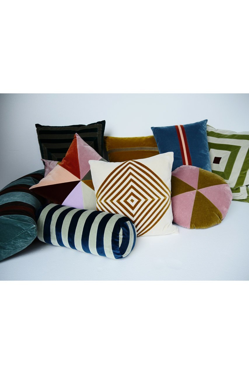 【センプレ/SEMPRE / GOODS】の【Christina Lundsteen】 ベルベットクッション スキ 人気、トレンドファッション・服の通販 founy(ファニー) 　クッション　Cushion, Throw Pillow　ダウン　Down, Puffer　パッチワーク　Patchwork, Mixed Fabric　ファブリック　Fabric, Textile　フェザー　Feather, Feather Detail　ベルベット　Velvet, Velvety　抗菌　Antibacterial, Bacteria-Resistant　other-4|ID: prp329100004957877 ipo3291000000037201159