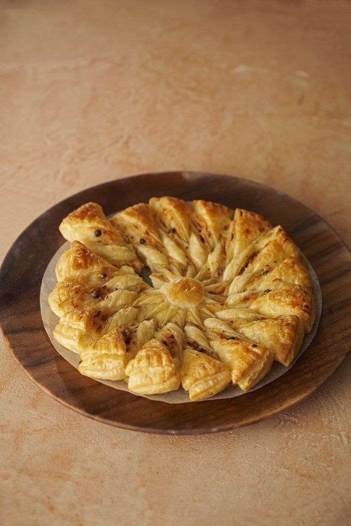 【アターブル! エピスリーフィン/A TABLE～EPICERIE FINE～ / GOODS】のタルト・ソレイユ クロックムッシュ風 Croque Soleil インテリア・キッズ・メンズ・レディースファッション・服の通販 founy(ファウニー) https://founy.com/ アウトドア Outdoor Clothing 皿 Plate, Dish 定番 Standard, Basic Item フランス France, French おすすめ Recommended / Our Picks |ID: prp329100004958096 ipo3291000000037202320