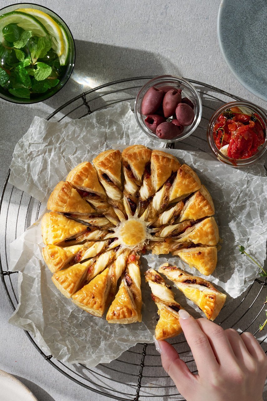 【アターブル! エピスリーフィン/A TABLE～EPICERIE FINE～ / GOODS】のタルト・ソレイユ・ピサラディエール風 人気、トレンドファッション・服の通販 founy(ファニー) 　アウトドア　Outdoor Clothing　シンプル　Simple, Minimal　皿　Plate, Dish　定番　Standard, Basic Item　フランス　France, French　おすすめ　Recommended / Our Picks　 other-1|ID: prp329100004958097 ipo3291000000037202326