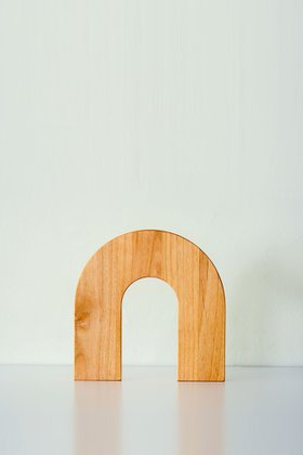 【プレイマウンテン/Playmountain / GOODS】のブックエンド “U”/ Designed by WAKA WAKA 人気、トレンドファッション・服の通販 founy(ファニー) シンプル Simple, Minimal ステーショナリー Stationery, Office Supplies バランス Balance, Style Balance |ID:prp329100004958501