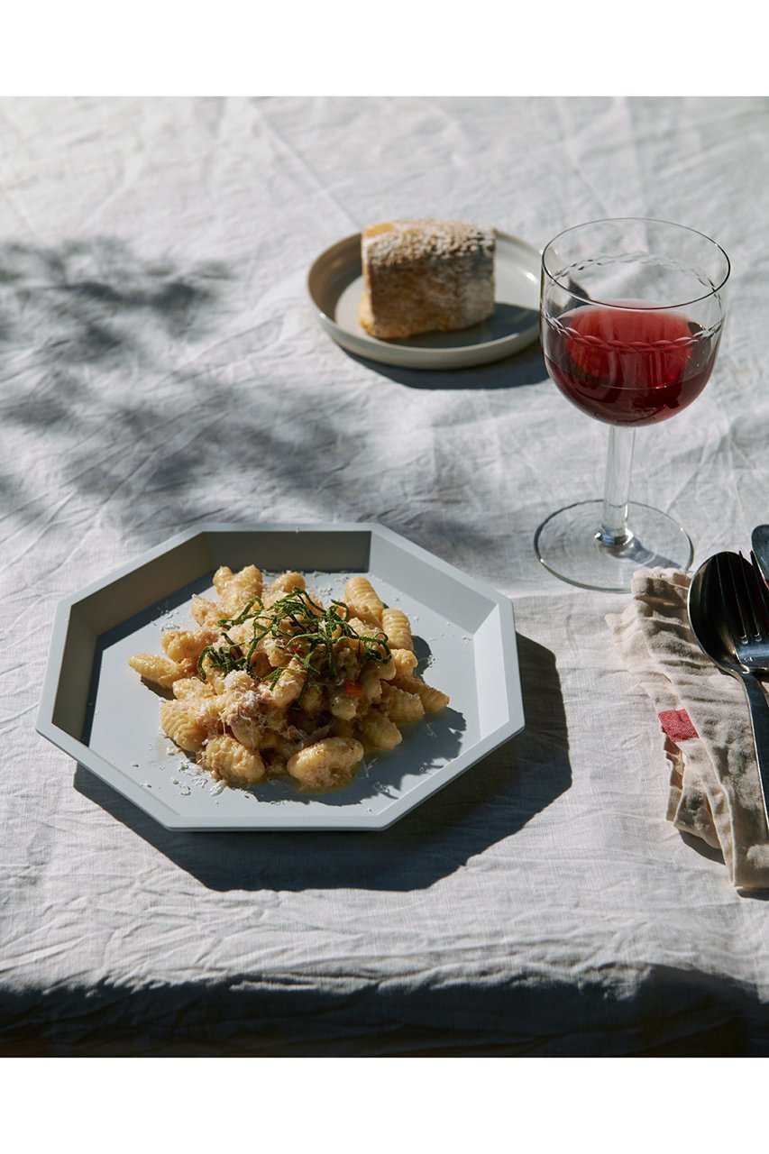 【イチロクイチロクアリタジャパン/1616 arita japan / GOODS】のTY Anise plate 220 人気、トレンドファッション・服の通販 founy(ファニー) 　吸水　Absorbent, Quick-Dry　シンプル　Simple, Minimal　スタイリッシュ　Stylish, Fashionable　テーブル　Table, Dining Table　人気　Popular, Best Seller　フォルム　Silhouette, Form　ホーム・キャンプ・アウトドア・お取り寄せ　Home Living / Home & Lifestyle / Camping Gear / Outdoor Camping　キッチン・ダイニング　Kitchen & Dining Essentials. Stylish & Functional Tableware　キッチン家電・キッチン用品　Kitchen Appliances & Tools　other-3|ID: prp329100004958643 ipo3291000000037205389