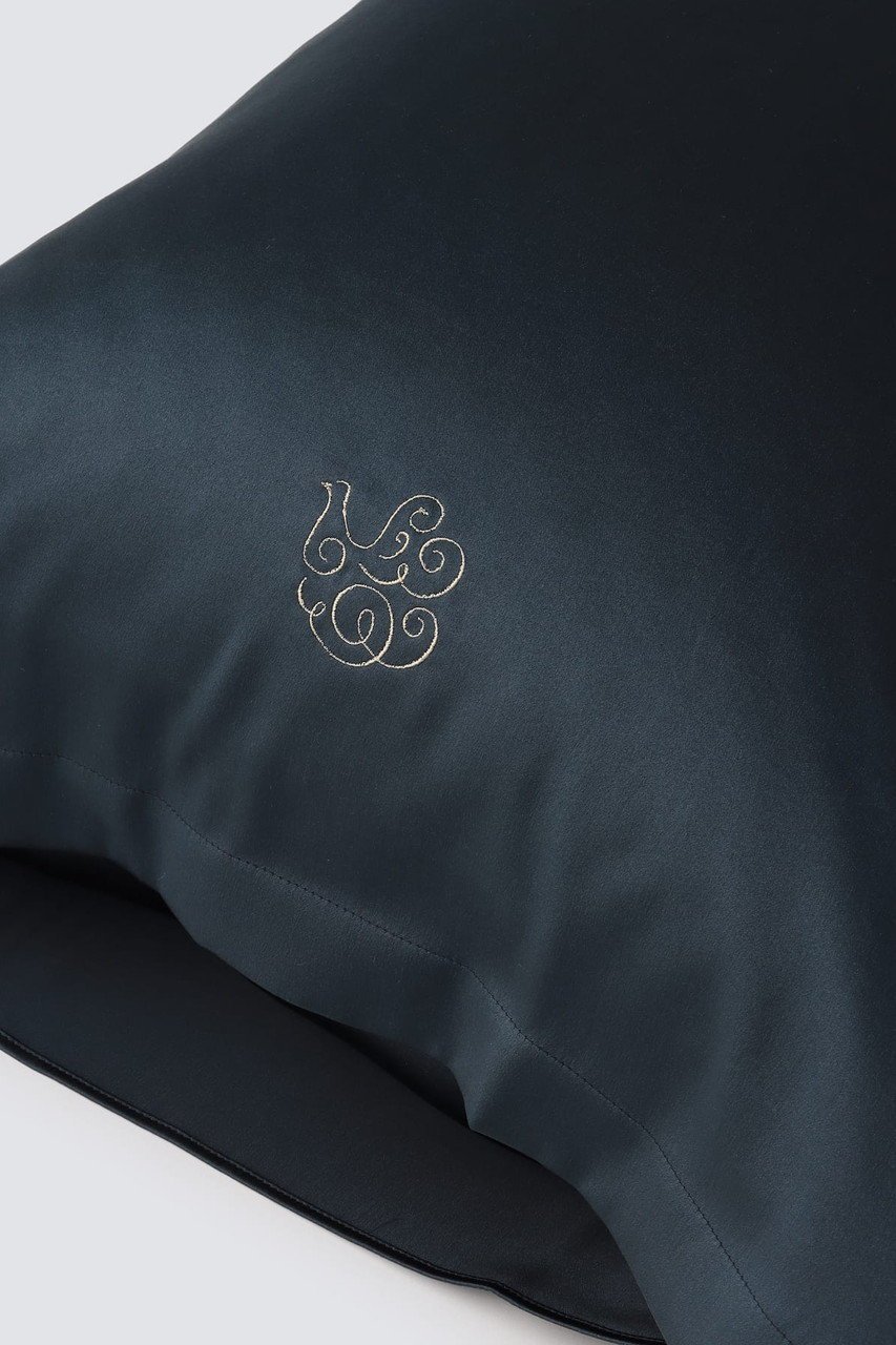 【フートーキョー/Foo Tokyo / GOODS】のシルクピローケース インテリア・キッズ・メンズ・レディースファッション・服の通販 founy(ファニー) 　なめらか　Smooth, Silky Texture　シルク　Silk, 100% Silk　シンプル　Simple, Minimal　リネン　Linen, Linen Fabric　定番　Standard, Basic Item　エレガントネイビー|ID: prp329100004958740 ipo3291000000037205953