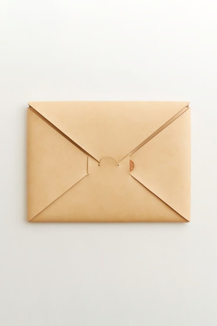 【イロセ/i ro se / GOODS】のSEAMLESS CLUTCH BAG-M インテリア・キッズ・メンズ・レディースファッション・服の通販 founy(ファウニー) https://founy.com/ クッション Cushion, Throw Pillow クラッチ Clutch, Clutch Bag 軽量 Lightweight, Ultra Light シンプル Simple, Minimal タオル Towel, Bath Towel フェイクレザー Faux Leather, PU Leather フェルト Felt, Felt Fabric ポケット Pocket, Pocket Detail |ID: prp329100004959008 ipo3291000000037207467