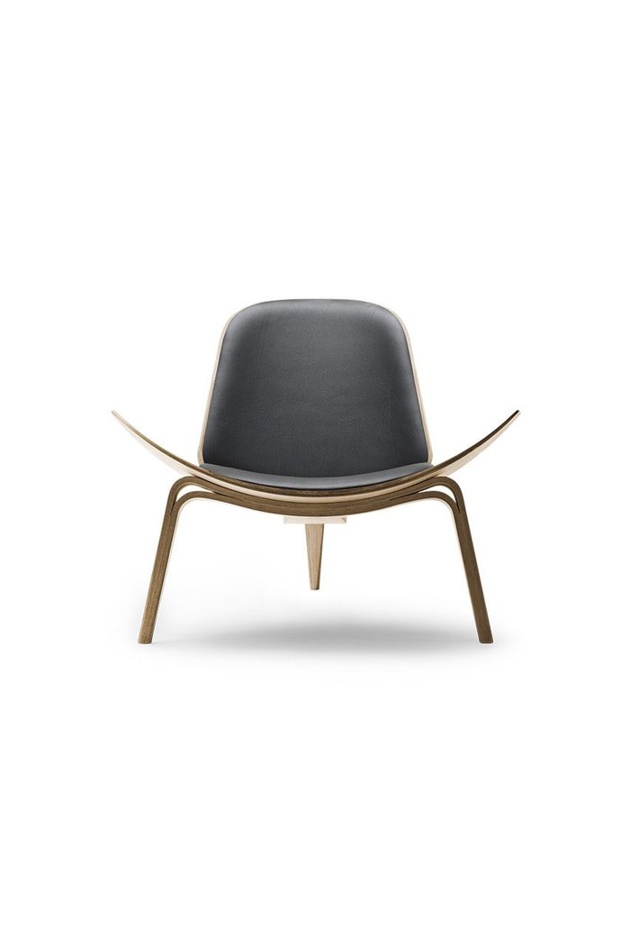 【カール ハンセン&サン/CARL HANSEN & SON / GOODS】のCH07 シェルチェア ブラックレザー/オーク/オイル【メーカー取り寄せ】 インテリア・キッズ・メンズ・レディースファッション・服の通販 founy(ファニー) https://founy.com/ オイル Body Oil シンプル Simple, Minimal フォルム Silhouette, Form |ID: prp329100004959259 ipo3291000000037208707