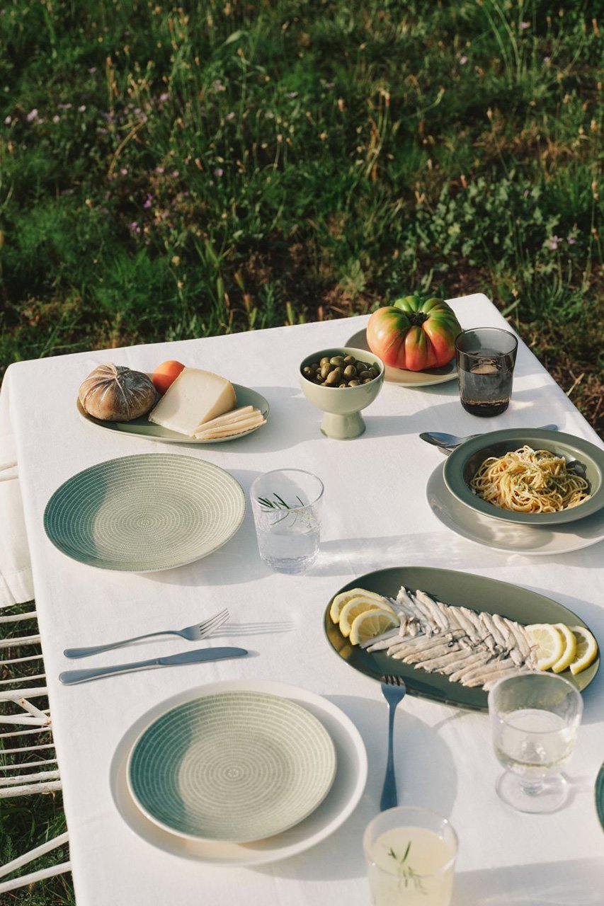 【アラビア/ARABIA / GOODS】の24h アベック プレート 20cm 人気、トレンドファッション・服の通販 founy(ファニー) 　エスニック　Ethnic Style　シェイプ　Shape, Slim Fit　シンプル　Simple, Minimal　テーブル　Table, Dining Table　人気　Popular, Best Seller　パターン　Pattern, Design Print　フィット　Fit, Slim Fit　プレート　Plate, Dish　ホーム・キャンプ・アウトドア・お取り寄せ　Home Living / Home & Lifestyle / Camping Gear / Outdoor Camping　キッチン・ダイニング　Kitchen & Dining Essentials. Stylish & Functional Tableware　キッチン家電・キッチン用品　Kitchen Appliances & Tools　other-5|ID: prp329100004959331 ipo3291000000037209012