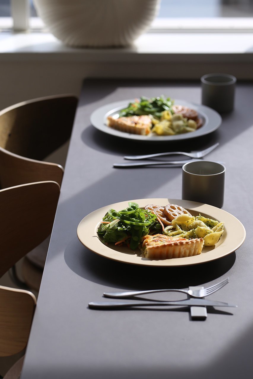 【クラ/Kura / GOODS】のEna リムプレート 27cm 人気、トレンドファッション・服の通販 founy(ファニー) 　おすすめ　Recommended / Our Picks　テーブル　Table, Dining Table　フィット　Fit, Slim Fit　プレート　Plate, Dish　人気　Popular, Best Seller　ホーム・キャンプ・アウトドア・お取り寄せ　Home Living / Home & Lifestyle / Camping Gear / Outdoor Camping　キッチン・ダイニング　Kitchen & Dining Essentials. Stylish & Functional Tableware　キッチン家電・キッチン用品　Kitchen Appliances & Tools　other-2|ID: prp329100004959445 ipo3291000000037209586