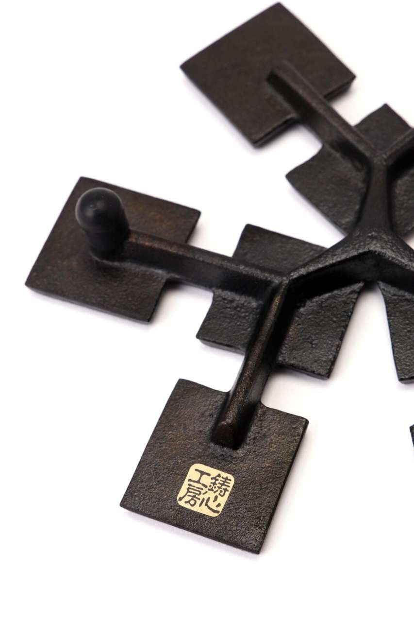 【マーガレット ハウエル/MARGARET HOWELL / GOODS】のSNOW FLAKE CAST IRON POT STAND 人気、トレンドファッション・服の通販 founy(ファニー) 　スタンド　Stand Collar, Upright Stand　モダン　Modern, Contemporary　other-5|ID: prp329100004959720 ipo3291000000037211062