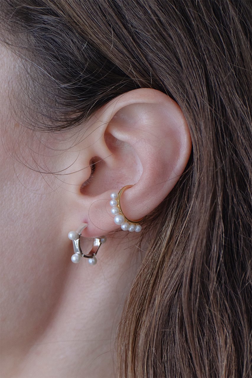 【イヴェット/YVETTE】のSTRUCTURE パールイヤカフ(片耳用) 人気、トレンドファッション・服の通販 founy(ファニー) 　ファッション　Fashion　レディースファッション　Fashion for Women　ジュエリー　Jewelry　ファッションリング　Fashion Rings　イヤリング・フープ・ドロップタイプ　Hoop, Drop & Clip Earrings　イヤリング　Earrings　オケージョン　Occasion Wear　シンプル　Simple, Minimal　トレンド　Trend, Trending Now　パール　Pearl, Pearl Accent　フォルム　Silhouette, Form　新作・新入荷　New Arrivals / New In　片耳　One-Ear, Single Earring　other-2|ID: prp329100004960016 ipo3291000000037213795