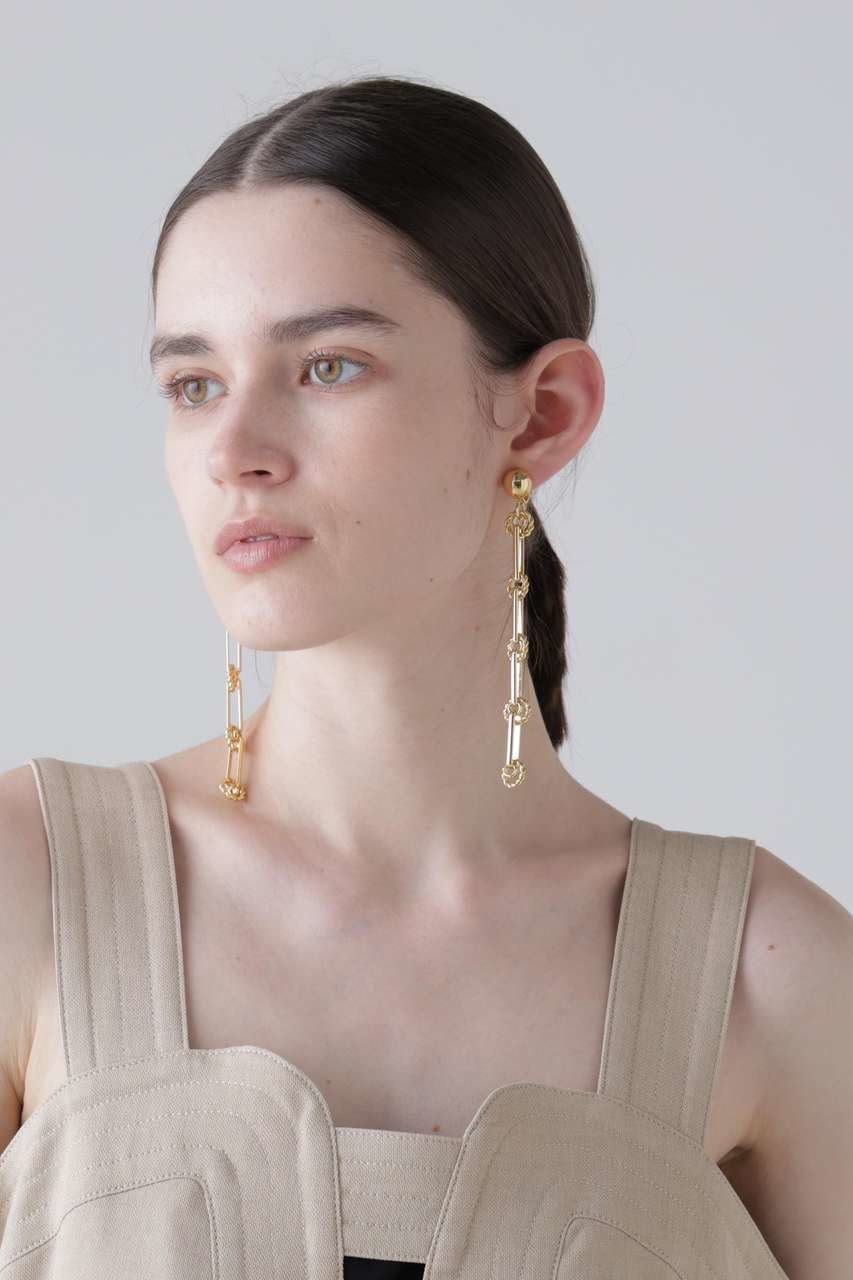 【アドーア/ADORE】のフラワーチェーンACC インテリア・キッズ・メンズ・レディースファッション・服の通販 founy(ファニー) 　ファッション　Fashion　レディースファッション　Fashion for Women　ジュエリー　Jewelry　ファッションリング　Fashion Rings　イヤリング・フープ・ドロップタイプ　Hoop, Drop & Clip Earrings　アクセサリー　Fashion Accessories　イヤリング　Earrings　チェーン　Chain, Chain Strap　フラワー　Flower, Floral　モチーフ　Motif, Design Theme　ロング　Long, Long-Length　新作・新入荷　New Arrivals / New In　ゴールド|ID: prp329100004960026 ipo3291000000037213841