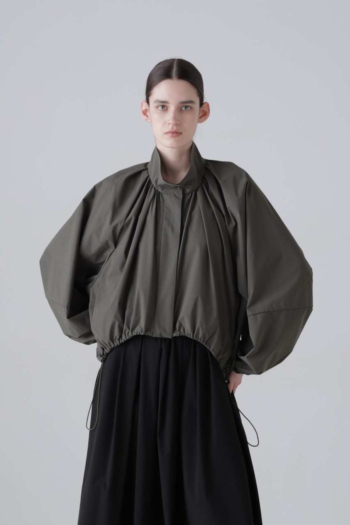 【アドーア/ADORE】のスーパーライトストレッチブラウス インテリア・キッズ・メンズ・レディースファッション・服の通販 founy(ファウニー) https://founy.com/ ファッション Fashion レディースファッション Fashion for Women トップス・カットソー Cut & Sew Tops シャツ・ブラウス・オフィスカジュアル Elegant Blouses & Button-Ups おすすめ Recommended / Our Picks スリーブ Sleeve, Long Sleeve / Short Sleeve タフタ Taffeta, Structured Fabric ブルゾン Blouson, Bomber Jacket ロング Long, Long-Length 新作・新入荷 New Arrivals / New In |ID: prp329100004960084 ipo3291000000037214293