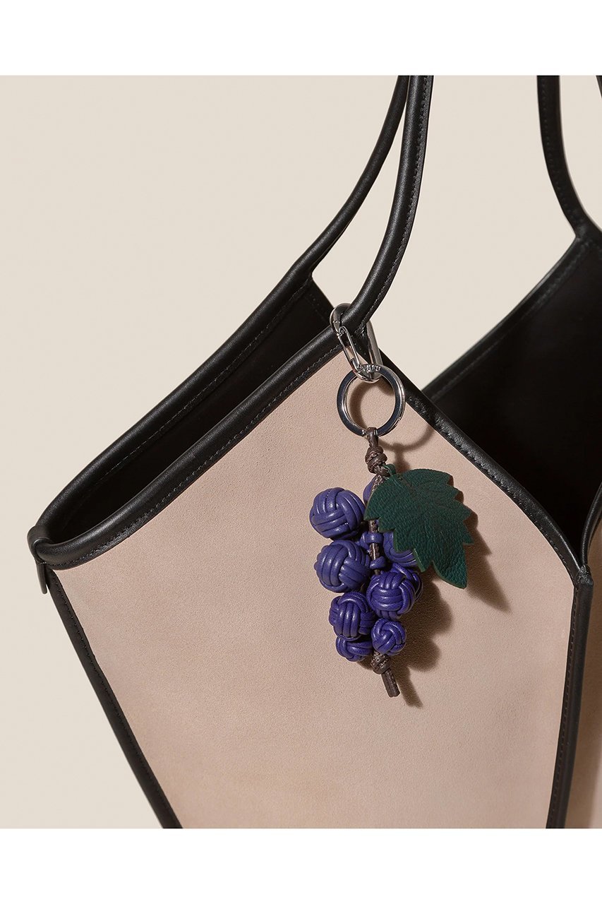 【ヘリュー/HEREU】のGrapes キーホルダー 人気、トレンドファッション・服の通販 founy(ファニー) 　ファッション　Fashion　レディースファッション　Fashion for Women　キーホルダー　Keychain, Key Holder　チャーム　Charm, Pendant　モチーフ　Motif, Design Theme　ラップ　Wrap, Wrap Design　新作・新入荷　New Arrivals / New In　other-2|ID: prp329100004960121 ipo3291000000037214578