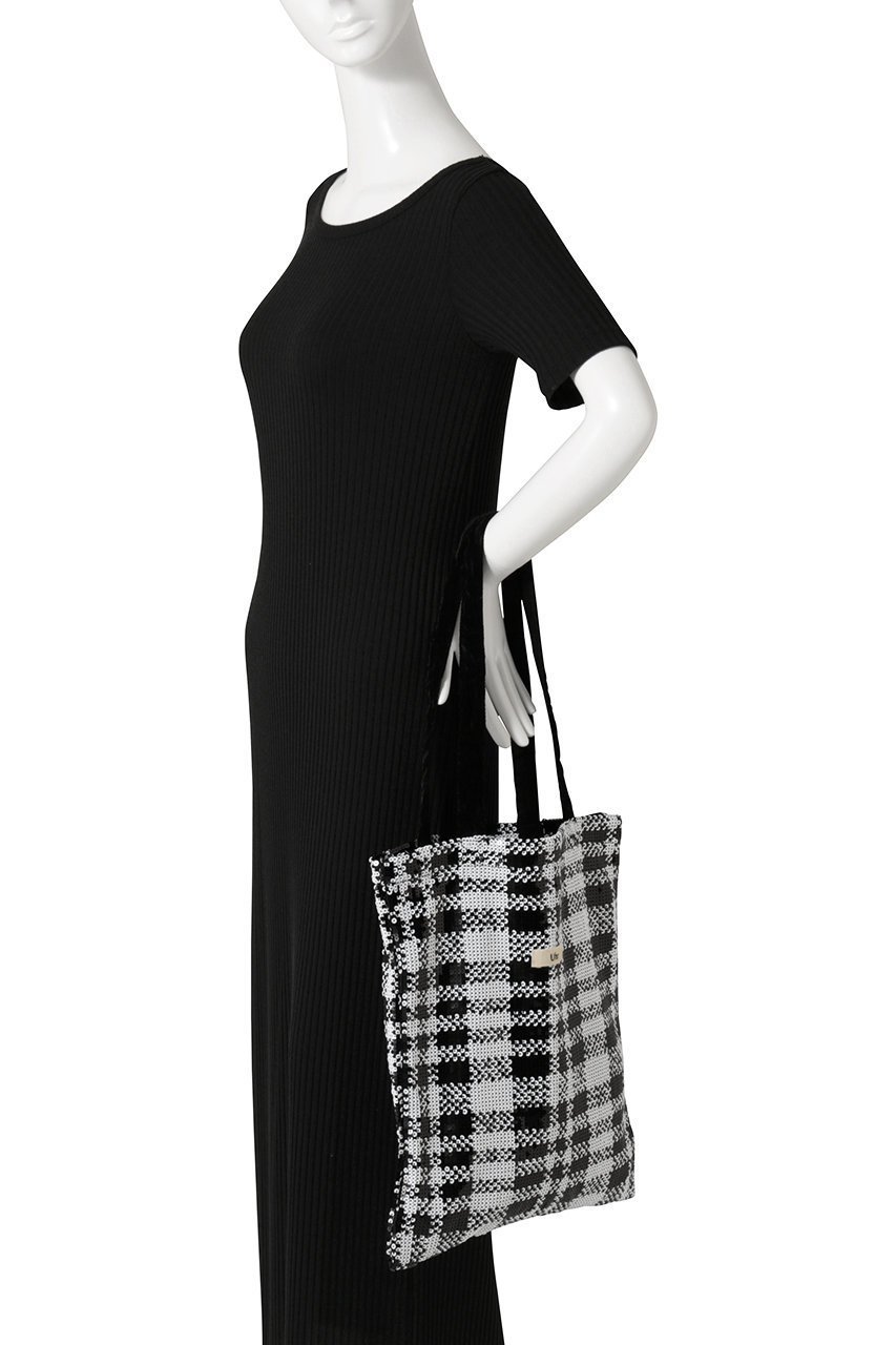 【ウーア/Uhr】の【ELLE SHOP限定】Mono Sequin Check トートバッグ 人気、トレンドファッション・服の通販 founy(ファニー) 　ファッション　Fashion　レディースファッション　Fashion for Women　バッグ　Bags　スパンコール　Sequins, Sequin Embellishment　チェック　Check, Plaid, Tartan　ビッグ　Big, Oversized　モノトーン　Monotone, Black and White　リュクス　Luxury, Elegant, High-End, Chic　ビジネス 仕事 通勤　Business / Work / Commuting　新作・新入荷　New Arrivals / New In　other-2|ID: prp329100004960172 ipo3291000000037214989