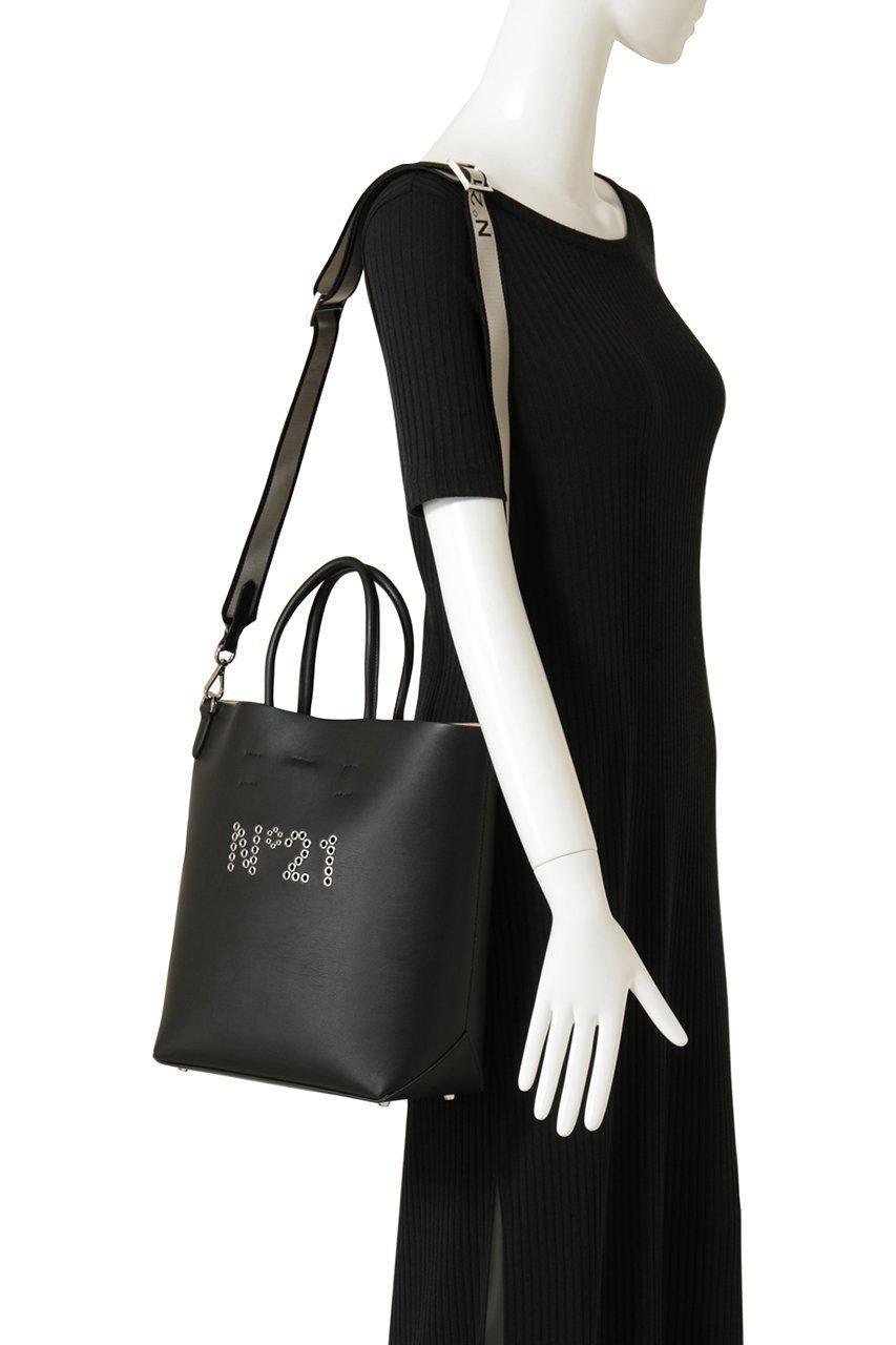 【ヌメロ ヴェントゥーノ/N°21】の2WAY ロゴ トートバッグ 人気、トレンドファッション・服の通販 founy(ファニー) 　ファッション　Fashion　レディースファッション　Fashion for Women　バッグ　Bags　シンプル　Simple, Minimal　フォルム　Silhouette, Form　フロント　Front, Front Design　ポケット　Pocket, Pocket Detail　新作・新入荷　New Arrivals / New In　other-2|ID: prp329100004960177 ipo3291000000037215020