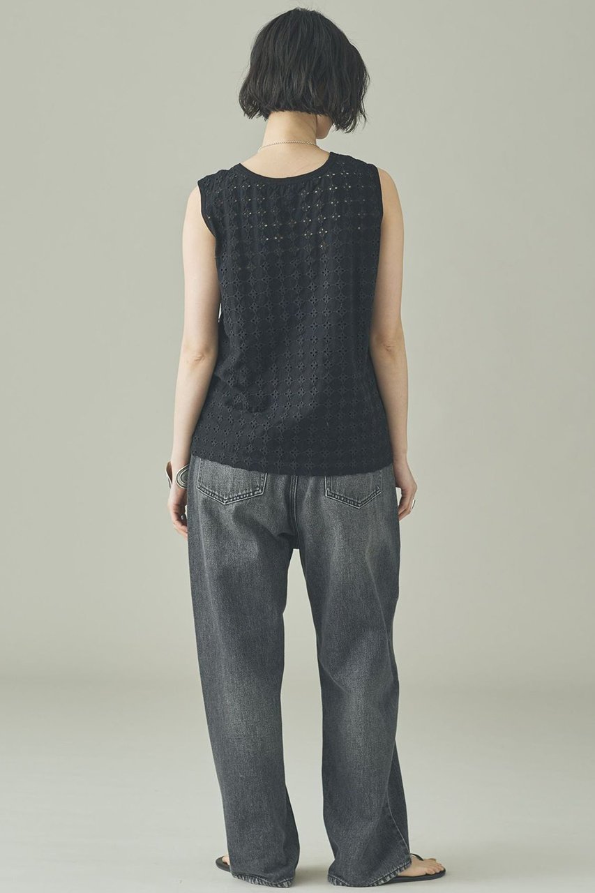 【カレンソロジー/Curensology】のカットエンブロイダリーノースリーブプルオーバー 人気、トレンドファッション・服の通販 founy(ファニー) 　ファッション　Fashion　レディースファッション　Fashion for Women　トップス・カットソー　Cut & Sew Tops　キャミソール&ノースリーブ　Camisoles & Sleeveless Tops　シャツ・ブラウス・オフィスカジュアル　Elegant Blouses & Button-Ups　カジュアルプルオーバー・ニットトップス　Pullovers & Knit Tops / Casual Pullovers　おすすめ　Recommended / Our Picks　インナー　Innerwear　カットソー　Cut and Sewn Top　カーディガン　Cardigan, Knitwear　ジャケット　Jacket, Outerwear　セットアップ　Set-Up, Coordinated Outfit　ノースリーブ　Sleeveless, No-Sleeve　エレガント 上品　Elegant　新作・新入荷　New Arrivals / New In　other-7|ID: prp329100004963313 ipo3291000000037233817