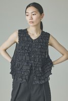 【カレンソロジー/Curensology】のミルフィーユノースリーブブラウス 人気、トレンドファッション・服の通販 founy(ファニー) ファッション Fashion レディースファッション Fashion for Women トップス・カットソー Cut & Sew Tops キャミソール&ノースリーブ Camisoles & Sleeveless Tops シャツ・ブラウス・オフィスカジュアル Elegant Blouses & Button-Ups アクセサリー Fashion Accessories インド Indian Textile オーガンジー Organza Fabric ヴィンテージ Vintage Style サテン Satin, Glossy Fabric シアー Sheer, See-Through シルク Silk, 100% Silk ストライプ Stripe, Striped Pattern テクスチャー Texture, Textured Fabric ノースリーブ Sleeveless, No-Sleeve バランス Balance, Style Balance フリル Frill, Ruffle フロント Front, Front Design ベスト Vest, Waistcoat ミックス Mix, Mixed Style おすすめ Recommended / Our Picks 夏 Summer 新作・新入荷 New Arrivals / New In |ID:prp329100004963316