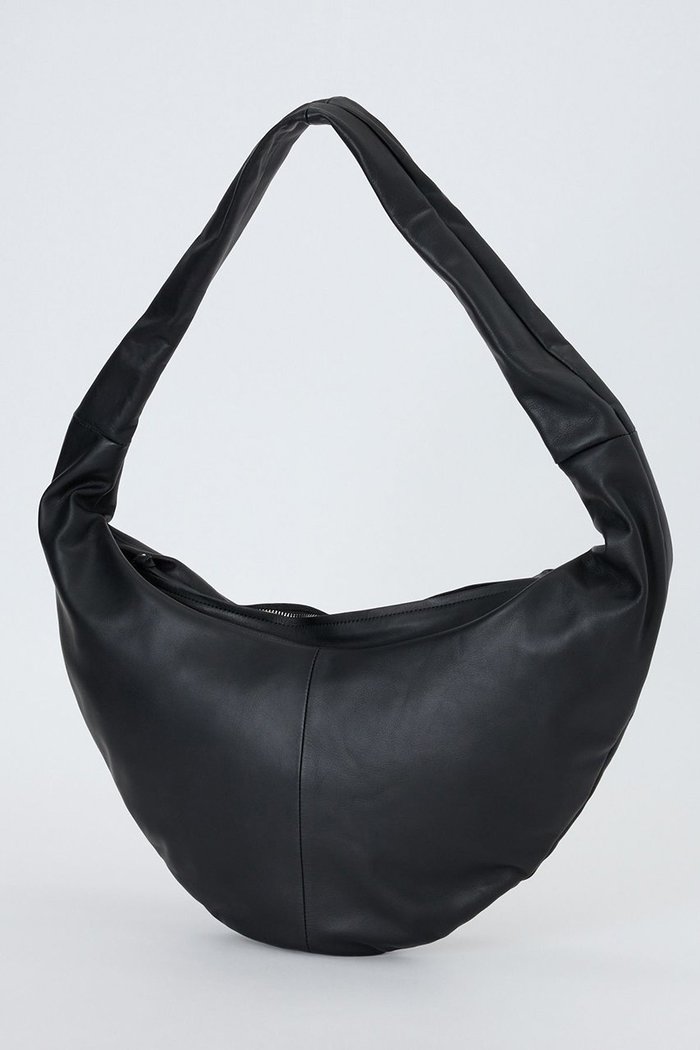 【カレンソロジー/Curensology】のレザーボディーバッグ インテリア・キッズ・メンズ・レディースファッション・服の通販 founy(ファニー) https://founy.com/ ファッション Fashion レディースファッション Fashion for Women バッグ Bags ポーチ&ミニバッグ Pouches & Mini Bags おすすめ Recommended / Our Picks なめらか Smooth, Silky Texture コンパクト Compact, Small Size トレンド Trend, Trending Now ラウンド Round, Round Neck エレガント 上品 Elegant 新作・新入荷 New Arrivals / New In 旅行 Travel |ID: prp329100004963317 ipo3291000000037233846