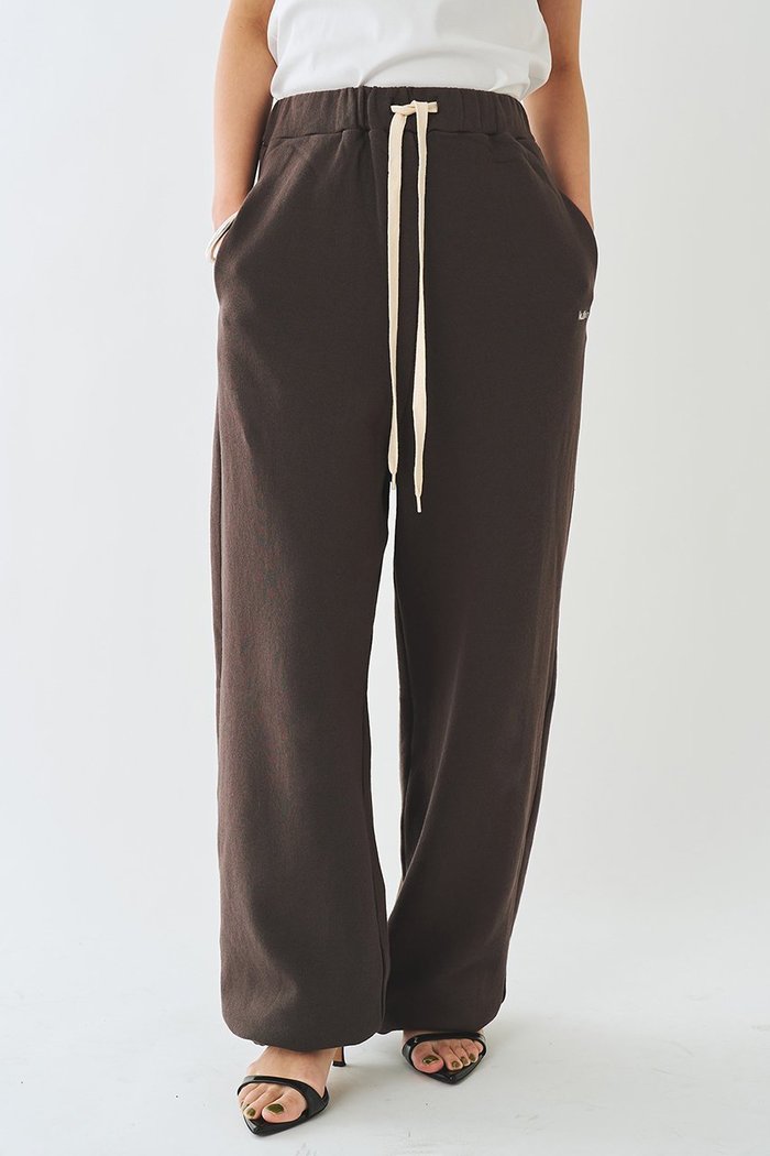 【ウィムガゼット/Whim Gazette】の【Nuition】スウェットパンツ インテリア・キッズ・メンズ・レディースファッション・服の通販 founy(ファニー) https://founy.com/ ファッション Fashion レディースファッション Fashion for Women パンツ Pants & Trousers シューズ Shoes, Footwear ジャケット Jacket, Outerwear ドローコード Drawcord, Drawstring Cord リラックス Relax, Relaxed Fit 新作・新入荷 New Arrivals / New In |ID: prp329100004963335 ipo3291000000037233972