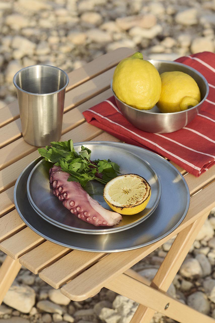 【ヘイ/HAY / GOODS】のOUTDOOR MARKET STEEL PLATE Φ20 SET OF 2 人気、トレンドファッション・服の通販 founy(ファニー) 　アウトドア　Outdoor Clothing　テーブル　Table, Dining Table　プレート　Plate, Dish　新作・新入荷　New Arrivals / New In　皿　Plate, Dish　ホーム・キャンプ・アウトドア・お取り寄せ　Home Living / Home & Lifestyle / Camping Gear / Outdoor Camping　キッチン・ダイニング　Kitchen & Dining Essentials. Stylish & Functional Tableware　キッチン家電・キッチン用品　Kitchen Appliances & Tools　other-7|ID: prp329100004963431 ipo3291000000037234683