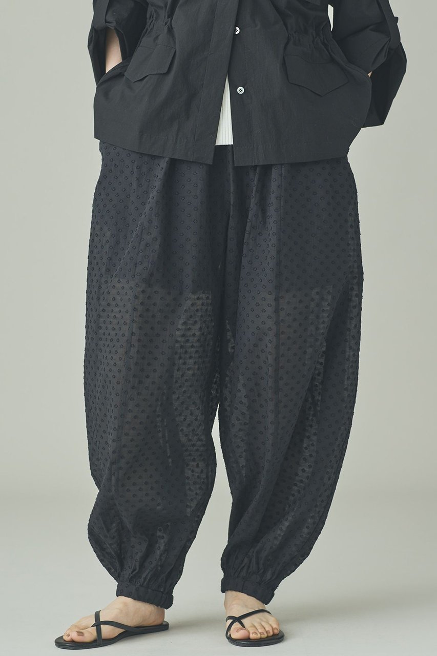 【カレンソロジー/Curensology】のドットジャカードパンツ 大人の最旬トレンドファッション＆コーディネート founy(ファウニー) 　ファッション　Fashion　レディースファッション　Fashion for Women　パンツ　Pants & Trousers　インド　Indian Textile　エレガント 上品　Elegant　ギャザー　Gathered, Ruffled　シアー　Sheer, See-Through　ショート　Short, Short Length　ドット　Polka Dot, Dot Pattern　バルーン　Balloon, Balloon Silhouette　ペチコート　Petticoat, Underskirt　リラックス　Relax, Relaxed Fit　新作・新入荷　New Arrivals / New In　other-2|ID: prp329100004963708 ipo3291000000037243724
