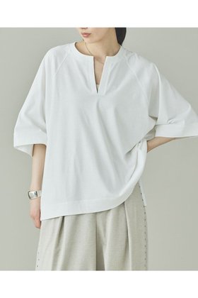 【カレンソロジー/Curensology】のボクシーキーネックTシャツ 大人の最旬トレンドファッション＆コーディネート founy(ファウニー) ファッション Fashion レディースファッション Fashion for Women トップス・カットソー Cut & Sew Tops シャツ・ブラウス・オフィスカジュアル Elegant Blouses & Button-Ups ロングTシャツ・Tシャツ Longline T-Shirts & Tees カットソー・ベーシックTシャツ Cut-and-Sewn Tops / Stretch Tees & Basics アクセサリー Fashion Accessories ショート Short, Short Length スリーブ Sleeve, Long Sleeve / Short Sleeve バングル Bangle, Bracelet ボトム Bottoms, Lower Wear ワイド Wide, Wide Fit 新作・新入荷 New Arrivals / New In |ID:prp329100004963710