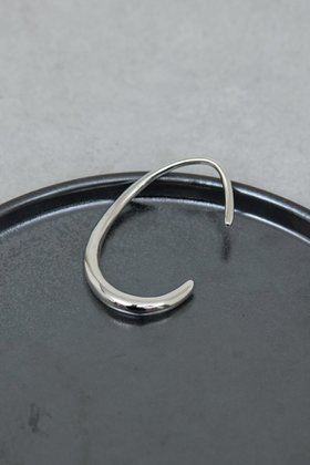 【ガリャルダガランテ/GALLARDAGALANTE】のカーブバングル 大人の最旬トレンドファッション＆コーディネート founy(ファウニー) ファッション Fashion レディースファッション Fashion for Women ジュエリー Jewelry チェーン＆カフブレスレット Cuff & Chain Bracelets バングル・カフブレスレット Bangles & Cuff Bracelets なめらか Smooth, Silky Texture アクセサリー Fashion Accessories バングル Bangle, Bracelet 新作・新入荷 New Arrivals / New In |ID:prp329100004971068