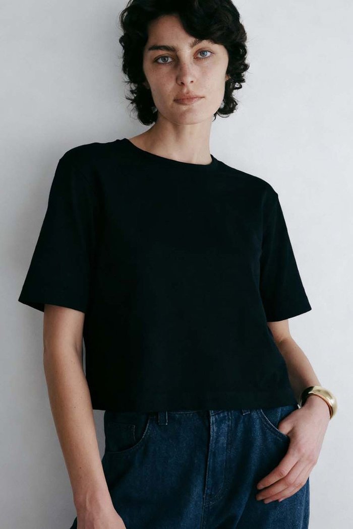 【ハー/HER.】のコンパクトTシャツ インテリア・キッズ・メンズ・レディースファッション・服の通販 founy(ファウニー) https://founy.com/ ファッション Fashion レディースファッション Fashion for Women トップス・カットソー Cut & Sew Tops シャツ・ブラウス・オフィスカジュアル Elegant Blouses & Button-Ups ロングTシャツ・Tシャツ Longline T-Shirts & Tees カットソー・ベーシックTシャツ Cut-and-Sewn Tops / Stretch Tees & Basics カリフォルニア California, Cali Style コンパクト Compact, Small Size ショート Short, Short Length スリーブ Sleeve, Long Sleeve / Short Sleeve トレンド Trend, Trending Now バランス Balance, Style Balance ボトム Bottoms, Lower Wear 新作・新入荷 New Arrivals / New In |ID: prp329100004984061 ipo3291000000037357974