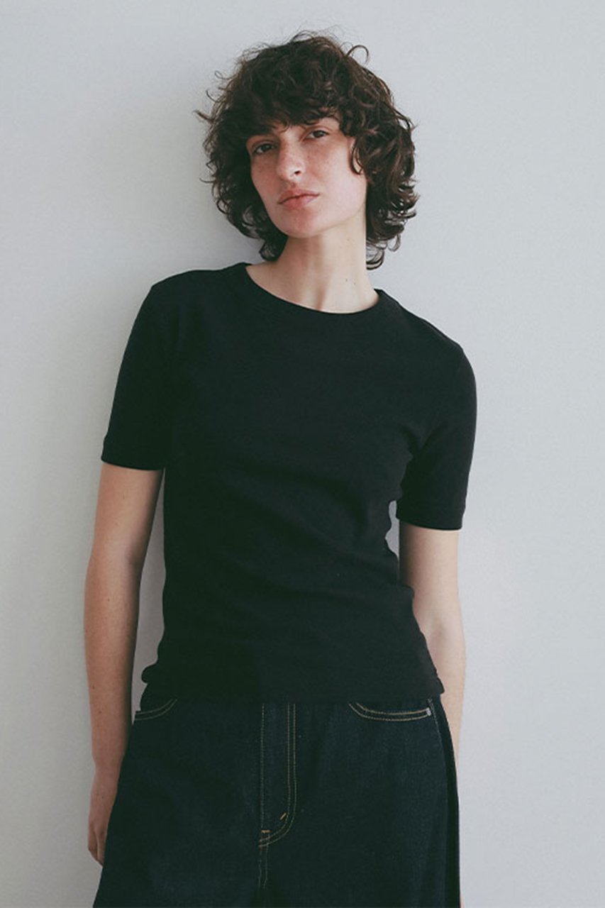 【エトレトウキョウ/ETRE TOKYO】の【5/8 19:00販売開始】フライスコンパクトTee インテリア・キッズ・メンズ・レディースファッション・服の通販 founy(ファウニー) 　ファッション　Fashion　レディースファッション　Fashion for Women　トップス・カットソー　Cut & Sew Tops　シャツ・ブラウス・オフィスカジュアル　Elegant Blouses & Button-Ups　ロングTシャツ・Tシャツ　Longline T-Shirts & Tees　カットソー・ベーシックTシャツ　Cut-and-Sewn Tops / Stretch Tees & Basics　インナー　Innerwear　コンパクト　Compact, Small Size　ショート　Short, Short Length　シンプル　Simple, Minimal　スリーブ　Sleeve, Long Sleeve / Short Sleeve　ネップ　Nepp, Slub Yarn　バランス　Balance, Style Balance　フィット　Fit, Slim Fit　ベーシック　Basic, Essential　おすすめ　Recommended / Our Picks　新作・新入荷　New Arrivals / New In　ブラック|ID: prp329100004985432 ipo3291000000037344531