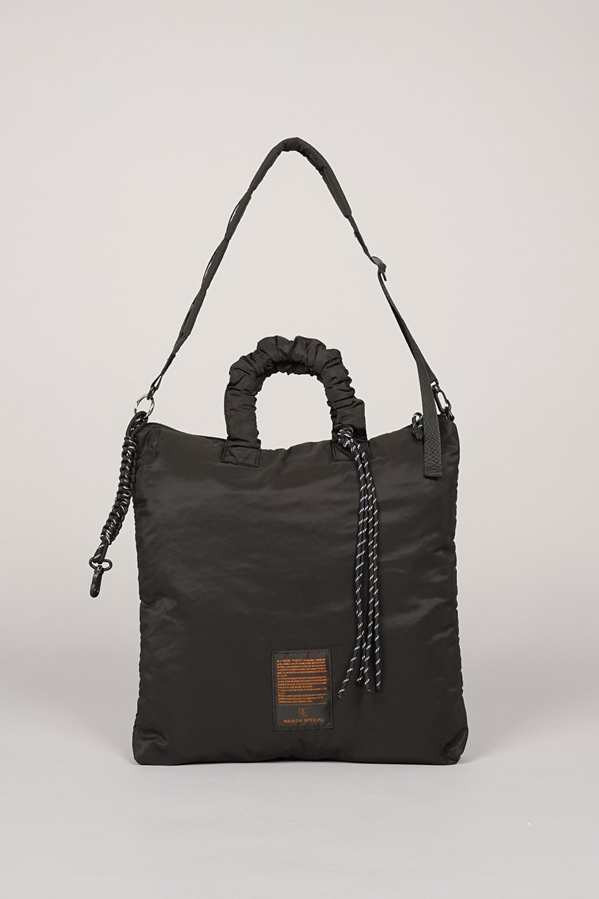 【メゾンスペシャル/MAISON SPECIAL】の【UNISEX】【THEATRE PRODUCTS】Collaboration Multiway Puffer Tote Bag インテリア・キッズ・メンズ・レディースファッション・服の通販 founy(ファウニー) 　ファッション　Fashion　レディースファッション　Fashion for Women　バッグ　Bags　キーホルダー　Keychain, Key Holder　クッション　Cushion, Throw Pillow　軽量　Lightweight, Ultra Light　ショルダー　Shoulder, Shoulder Strap　シンプル　Simple, Minimal　テクスチャー　Texture, Textured Fabric　バランス　Balance, Style Balance　フォルム　Silhouette, Form　モダン　Modern, Contemporary　ユニセックス　Unisex, Genderless　旅行　Travel　新作・新入荷　New Arrivals / New In　ビジネス 仕事 通勤　Business / Work / Commuting　BLK(ブラック)|ID: prp329100004986426 ipo3291000000037350433