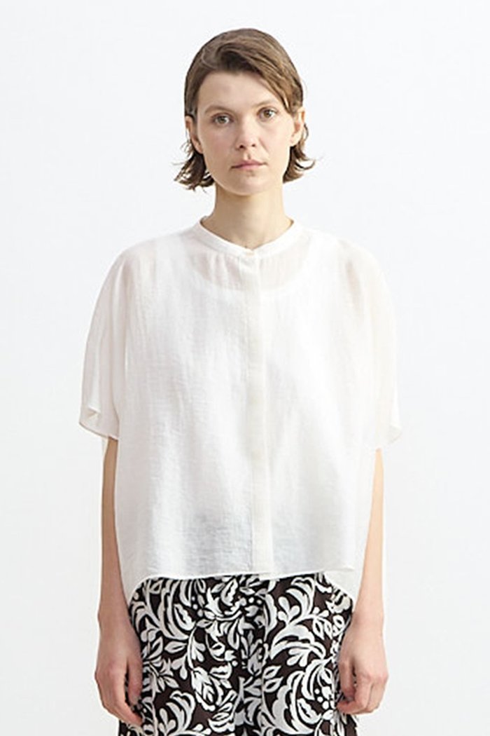 【プレインピープル/PLAIN PEOPLE】のシアーシルクバンドカラーシャツ インテリア・キッズ・メンズ・レディースファッション・服の通販 founy(ファウニー) https://founy.com/ ファッション Fashion レディースファッション Fashion for Women トップス・カットソー Cut & Sew Tops シャツ・ブラウス・オフィスカジュアル Elegant Blouses & Button-Ups シアー Sheer, See-Through ショート Short, Short Length シルク Silk, 100% Silk スクエア Square, Square Shape スリーブ Sleeve, Long Sleeve / Short Sleeve タンブラー Tumbler, Travel Mug 新作・新入荷 New Arrivals / New In |ID: prp329100004986451 ipo3291000000037350652