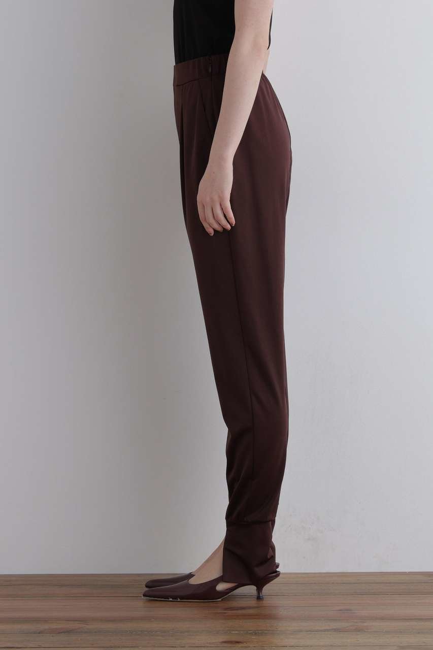 【ル フィル/LE PHIL】のキュプラジャージパンツ 大人の最旬トレンドファッション＆コーディネート founy(ファウニー) 　ファッション　Fashion　レディースファッション　Fashion for Women　パンツ　Pants & Trousers　カットソー　Cut and Sewn Top　キュプラ　Cupro, Eco Fabric　サテン　Satin, Glossy Fabric　シンプル　Simple, Minimal　スタンダード　Standard, Basic　スリット　Slit, Slit Detail　ドレープ　Drape, Draping Fabric　定番　Standard, Basic Item　リラックス　Relax, Relaxed Fit　エレガント 上品　Elegant　新作・新入荷　New Arrivals / New In　other-4|ID: prp329100004990483 ipo3291000000037379632