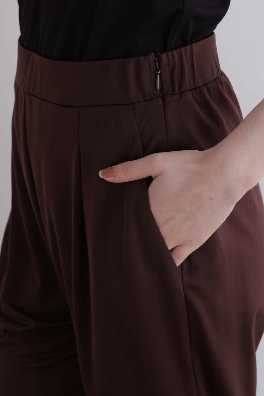 【ル フィル/LE PHIL】のキュプラジャージパンツ 大人の最旬トレンドファッション＆コーディネート founy(ファウニー) 　ファッション　Fashion　レディースファッション　Fashion for Women　パンツ　Pants & Trousers　カットソー　Cut and Sewn Top　キュプラ　Cupro, Eco Fabric　サテン　Satin, Glossy Fabric　シンプル　Simple, Minimal　スタンダード　Standard, Basic　スリット　Slit, Slit Detail　ドレープ　Drape, Draping Fabric　定番　Standard, Basic Item　リラックス　Relax, Relaxed Fit　エレガント 上品　Elegant　新作・新入荷　New Arrivals / New In　other-7|ID: prp329100004990483 ipo3291000000037379635