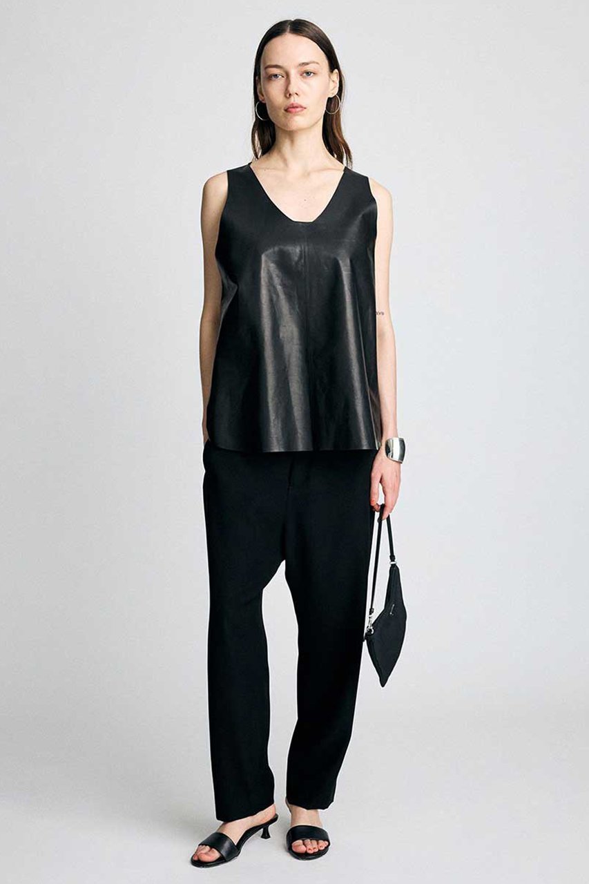 【ブリル/BRILL】のレザータンクトップ 大人の最旬トレンドファッション＆コーディネート founy(ファウニー) 　ファッション　Fashion　レディースファッション　Fashion for Women　トップス・カットソー　Cut & Sew Tops　キャミソール&ノースリーブ　Camisoles & Sleeveless Tops　シャツ・ブラウス・オフィスカジュアル　Elegant Blouses & Button-Ups　ロングTシャツ・Tシャツ　Longline T-Shirts & Tees　カットソー・ベーシックTシャツ　Cut-and-Sewn Tops / Stretch Tees & Basics　キャミソール　Camisole, Spaghetti Strap Top　タンク　Tank Top, Sleeveless Top　新作・新入荷　New Arrivals / New In　other-8|ID: prp329100004990544 ipo3291000000037380071