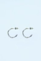 【メゾンドパルス/MAISON DPULSE】の【5/13 19:00販売開始】Wavy フープピアス 大人の最旬トレンドファッション＆コーディネート founy(ファウニー) ファッション Fashion レディースファッション Fashion for Women ジュエリー Jewelry ファッションリング Fashion Rings イヤリング・フープ・ドロップタイプ Hoop, Drop & Clip Earrings イヤリング Earrings シンプル Simple, Minimal フープ Hoop, Hoop Earrings 新作・新入荷 New Arrivals / New In |ID:prp329100004992177