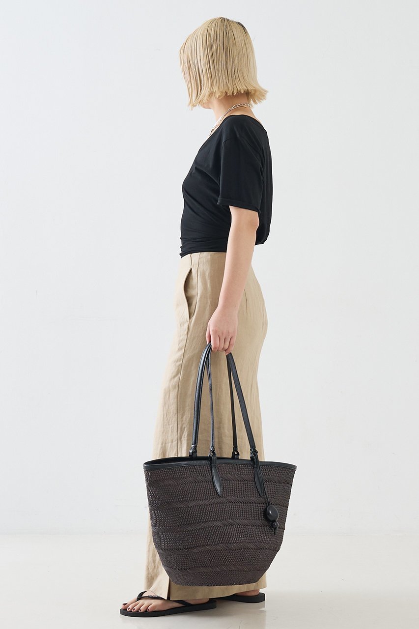 【ザ ストア バイ シー/THE STORE by C】の【COCUCA】Vネックカットプルオーバー 大人の最旬トレンドファッション＆コーディネート founy(ファウニー) 　ファッション　Fashion　レディースファッション　Fashion for Women　トップス・カットソー　Cut & Sew Tops　シャツ・ブラウス・オフィスカジュアル　Elegant Blouses & Button-Ups　ロングTシャツ・Tシャツ　Longline T-Shirts & Tees　カジュアルプルオーバー・ニットトップス　Pullovers & Knit Tops / Casual Pullovers　カットソー・ベーシックTシャツ　Cut-and-Sewn Tops / Stretch Tees & Basics　Vネックトップス　V-Neck Tops / V-Cut Neckline Shirts　イタリア　Italy　インナー　Innerwear　コンパクト　Compact, Small Size　ショート　Short, Short Length　スペシャル　Special, Limited Edition　スリーブ　Sleeve, Long Sleeve / Short Sleeve　バランス　Balance, Style Balance　新作・新入荷　New Arrivals / New In　other-6|ID: prp329100004992201 ipo3291000000037386604