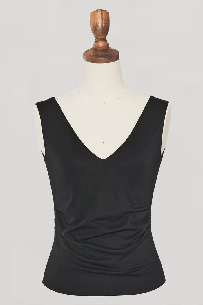 【デイジーリン/DAISY LIN】の2WAY Top “Elegant V” インテリア・キッズ・メンズ・レディースファッション・服の通販 founy(ファウニー) https://founy.com/ ファッション Fashion レディースファッション Fashion for Women トップス・カットソー Cut & Sew Tops キャミソール&ノースリーブ Camisoles & Sleeveless Tops シャツ・ブラウス・オフィスカジュアル Elegant Blouses & Button-Ups ロングTシャツ・Tシャツ Longline T-Shirts & Tees カットソー・ベーシックTシャツ Cut-and-Sewn Tops / Stretch Tees & Basics インナー Innerwear カーディガン Cardigan, Knitwear キャミソール Camisole, Spaghetti Strap Top 吸水 Absorbent, Quick-Dry ジャケット Jacket, Outerwear タンク Tank Top, Sleeveless Top デコルテ Décolleté, Neckline エレガント 上品 Elegant 新作・新入荷 New Arrivals / New In |ID: prp329100004992238 ipo3291000000037386914