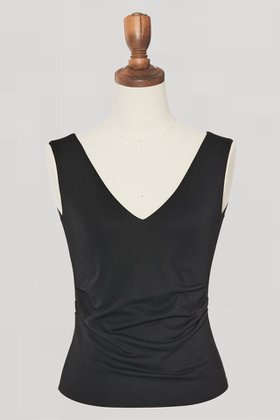 【デイジーリン/DAISY LIN】 2WAY Top “Elegant V”大人の最旬トレンドファッション＆コーディネート founy(ファウニー) ファッション Fashion レディースファッション Fashion for Women トップス・カットソー Cut & Sew Tops キャミソール&ノースリーブ Camisoles & Sleeveless Tops シャツ・ブラウス・オフィスカジュアル Elegant Blouses & Button-Ups ロングTシャツ・Tシャツ Longline T-Shirts & Tees カットソー・ベーシックTシャツ Cut-and-Sewn Tops / Stretch Tees & Basics インナー Innerwear カーディガン Cardigan, Knitwear キャミソール Camisole, Spaghetti Strap Top 吸水 Absorbent, Quick-Dry ジャケット Jacket, Outerwear タンク Tank Top, Sleeveless Top デコルテ Décolleté, Neckline エレガント 上品 Elegant 新作・新入荷 New Arrivals / New In |ID:prp329100004992238