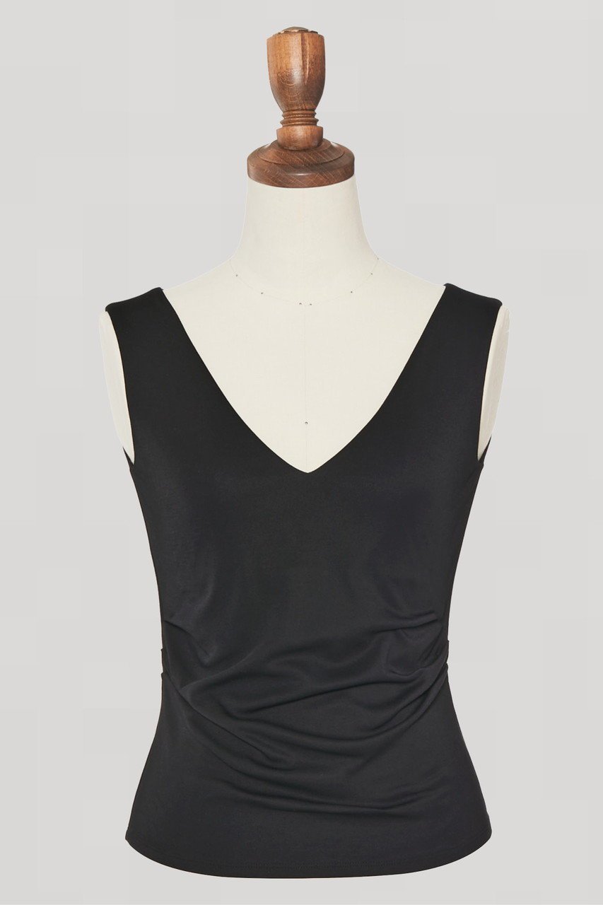 【デイジーリン/DAISY LIN】の2WAY Top “Elegant V” 大人の最旬トレンドファッション＆コーディネート founy(ファウニー) 　ファッション　Fashion　レディースファッション　Fashion for Women　トップス・カットソー　Cut & Sew Tops　キャミソール&ノースリーブ　Camisoles & Sleeveless Tops　シャツ・ブラウス・オフィスカジュアル　Elegant Blouses & Button-Ups　ロングTシャツ・Tシャツ　Longline T-Shirts & Tees　カットソー・ベーシックTシャツ　Cut-and-Sewn Tops / Stretch Tees & Basics　インナー　Innerwear　カーディガン　Cardigan, Knitwear　キャミソール　Camisole, Spaghetti Strap Top　吸水　Absorbent, Quick-Dry　ジャケット　Jacket, Outerwear　タンク　Tank Top, Sleeveless Top　デコルテ　Décolleté, Neckline　エレガント 上品　Elegant　新作・新入荷　New Arrivals / New In　 other-1|ID: prp329100004992238 ipo3291000000037386914