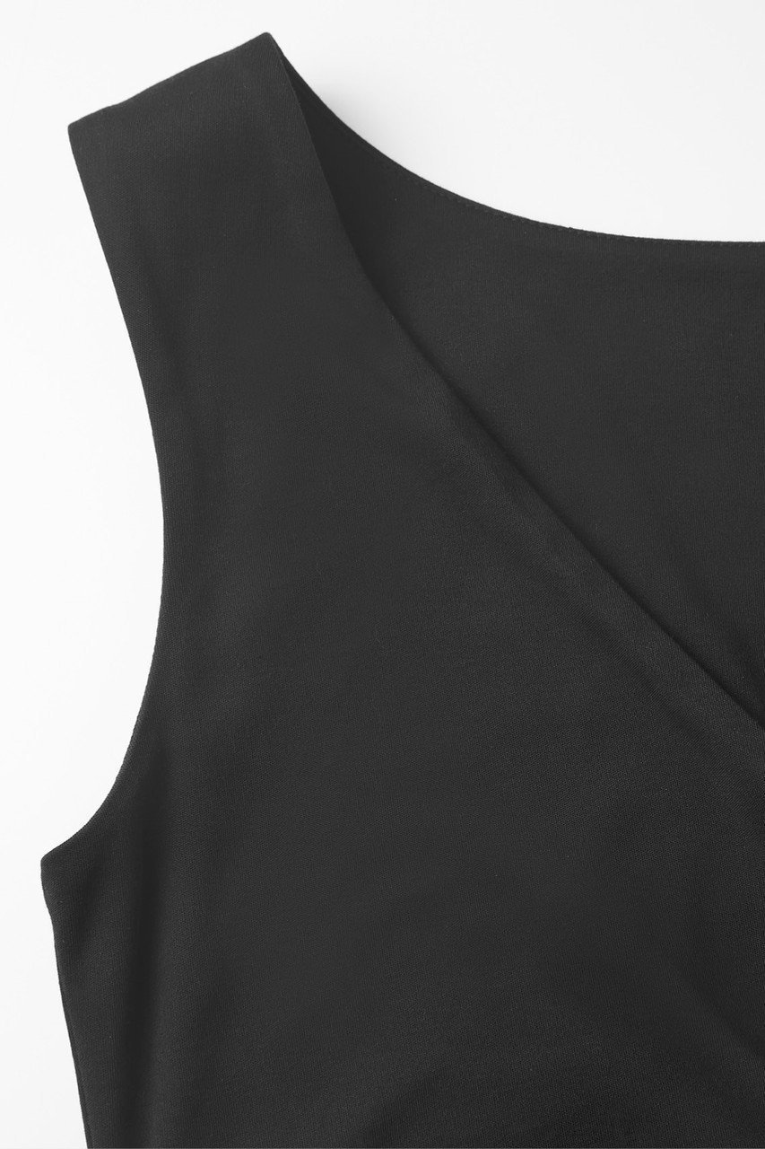 【デイジーリン/DAISY LIN】の2WAY Top “Elegant V” 大人の最旬トレンドファッション＆コーディネート founy(ファウニー) 　ファッション　Fashion　レディースファッション　Fashion for Women　トップス・カットソー　Cut & Sew Tops　キャミソール&ノースリーブ　Camisoles & Sleeveless Tops　シャツ・ブラウス・オフィスカジュアル　Elegant Blouses & Button-Ups　ロングTシャツ・Tシャツ　Longline T-Shirts & Tees　カットソー・ベーシックTシャツ　Cut-and-Sewn Tops / Stretch Tees & Basics　インナー　Innerwear　カーディガン　Cardigan, Knitwear　キャミソール　Camisole, Spaghetti Strap Top　吸水　Absorbent, Quick-Dry　ジャケット　Jacket, Outerwear　タンク　Tank Top, Sleeveless Top　デコルテ　Décolleté, Neckline　エレガント 上品　Elegant　新作・新入荷　New Arrivals / New In　other-5|ID: prp329100004992238 ipo3291000000037386924