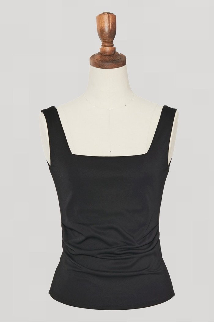 【デイジーリン/DAISY LIN】の2WAY Top “Elegant Square” インテリア・キッズ・メンズ・レディースファッション・服の通販 founy(ファウニー) https://founy.com/ ファッション Fashion レディースファッション Fashion for Women トップス・カットソー Cut & Sew Tops キャミソール&ノースリーブ Camisoles & Sleeveless Tops シャツ・ブラウス・オフィスカジュアル Elegant Blouses & Button-Ups ロングTシャツ・Tシャツ Longline T-Shirts & Tees カットソー・ベーシックTシャツ Cut-and-Sewn Tops / Stretch Tees & Basics インナー Innerwear ウォッシャブル Machine Washable カーディガン Cardigan, Knitwear キャミソール Camisole, Spaghetti Strap Top 吸水 Absorbent, Quick-Dry ジャケット Jacket, Outerwear スクエア Square, Square Shape タンク Tank Top, Sleeveless Top デコルテ Décolleté, Neckline バランス Balance, Style Balance 新作・新入荷 New Arrivals / New In |ID: prp329100004992239 ipo3291000000037386928